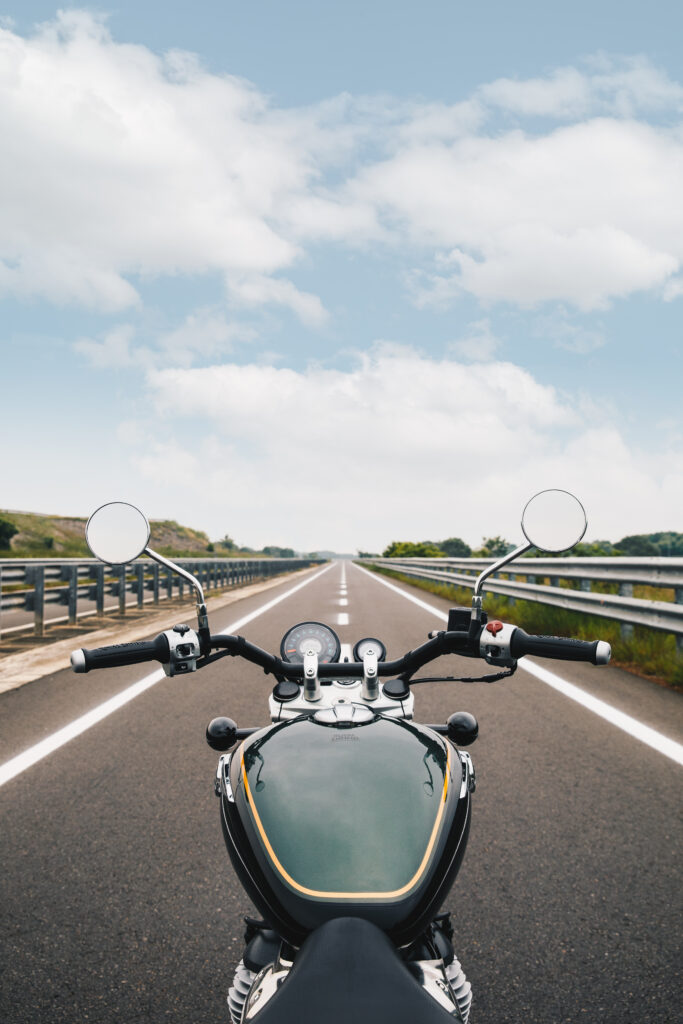 Royal-Enfield-Super-Meteor-650-एक-ताकतवर-इंजन-और-ढासु-लुक-के-साथ-हुई-लांच