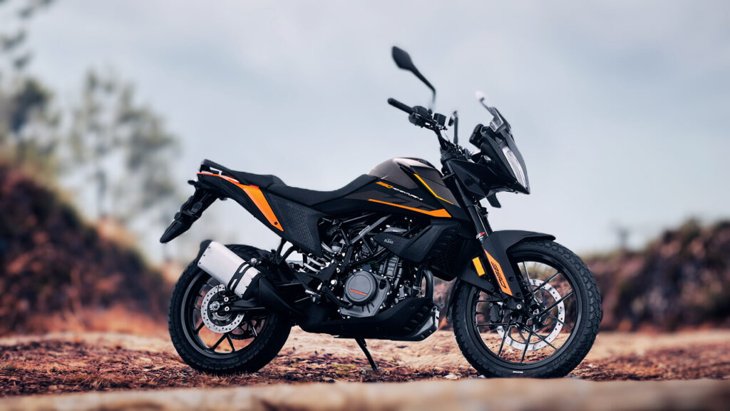 "KTM 390 Adventure S: दमदार इंजन, एडवांस्ड फीचर्स और बेहतरीन परफॉर्मेंस – हर एडवेंचर लवर की पहली पसंद!"